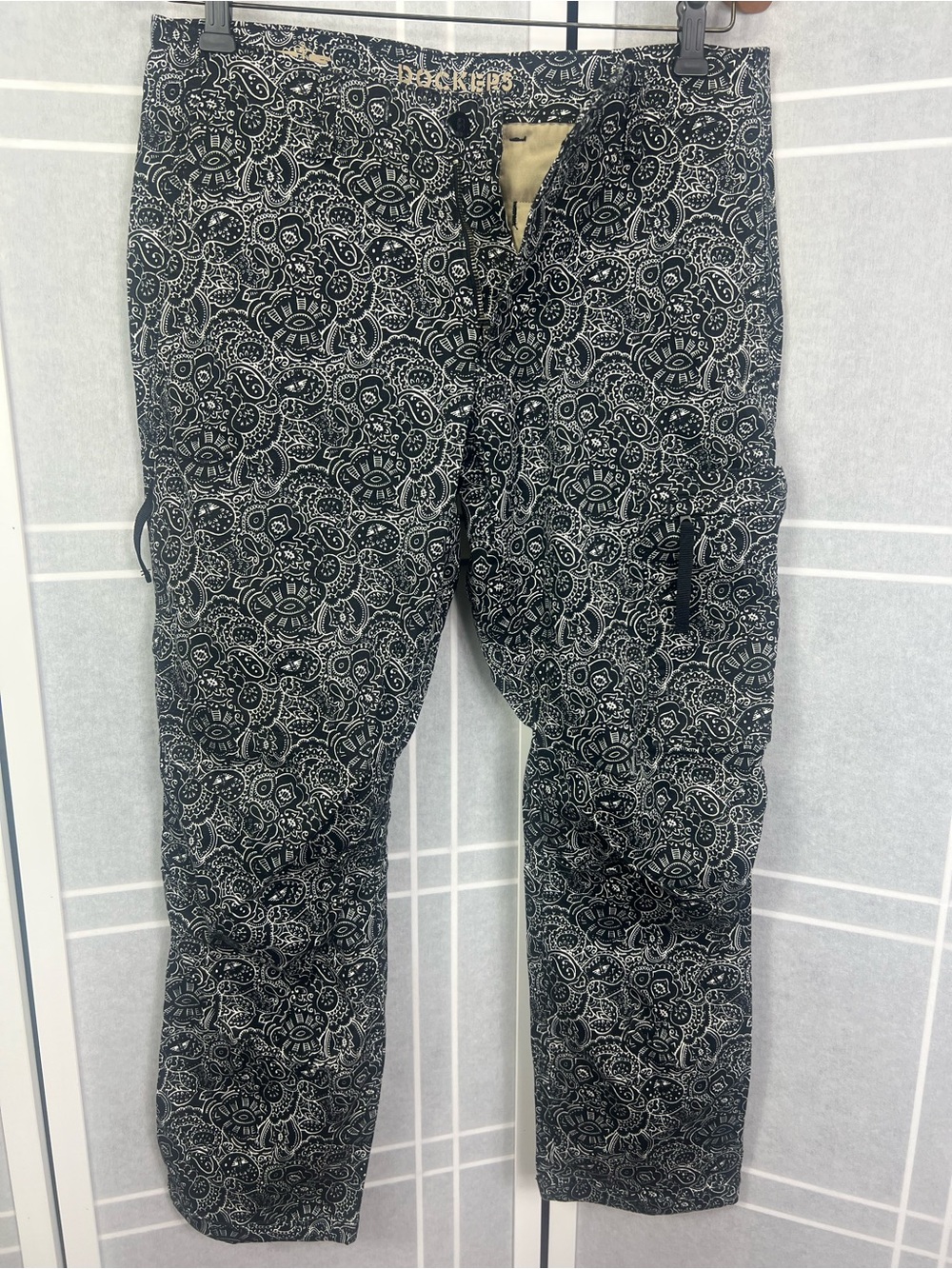 Dockers Black & White Paisley Cargo Pants